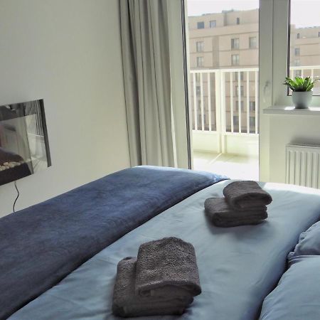 Top Urban Apartment - Free Parking, Green Energy, Modern Style Bratislava Exterior photo